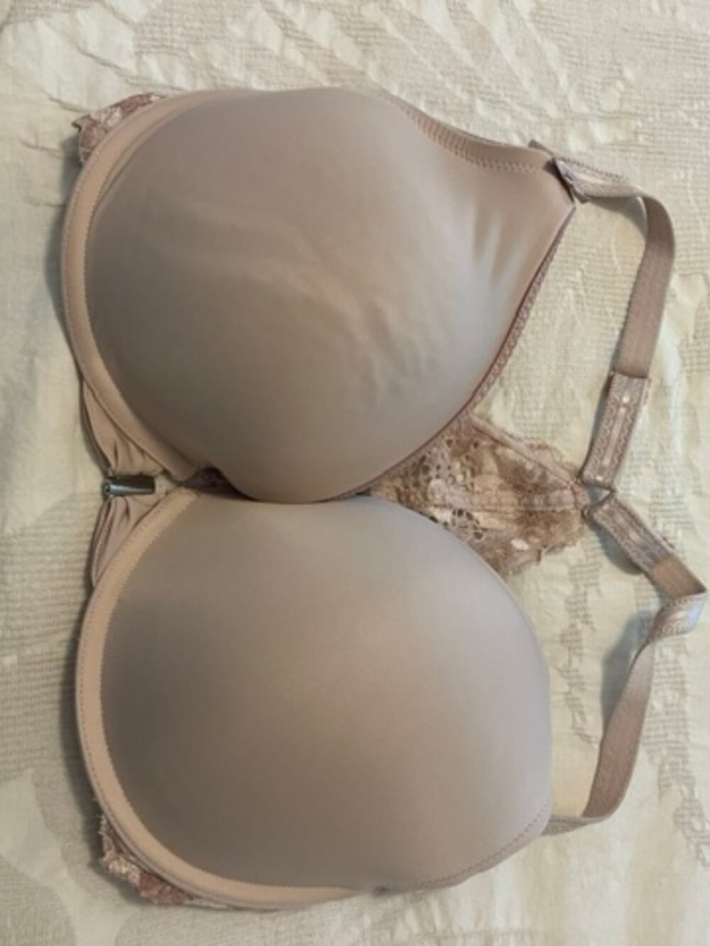 Adore Me Front Closure Lace Backed bra